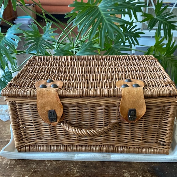 Vintage Other - Vintage French Country Wicker Splint Wood Picnic Basket w/ Handle Leather Straps